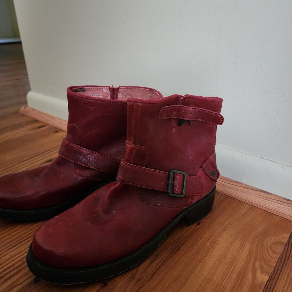 Brand new Vintage London Underground Boots Women